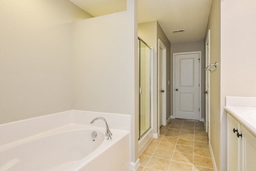 Building Photo - 600 Lavenham Ln