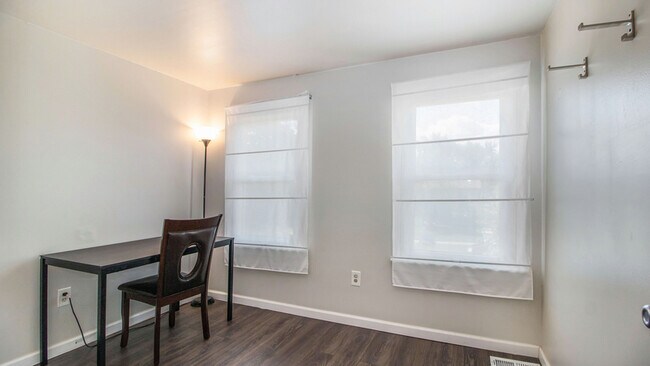 Building Photo - 41760 Wayside Dr