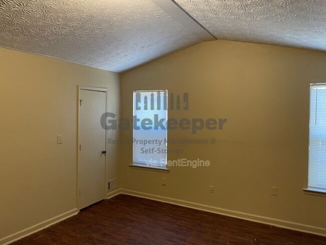 Building Photo - 333 Riverbrook Trail