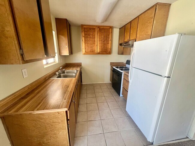 Building Photo - 2 Bedroom 1 Bath - Chocolate Drop Area