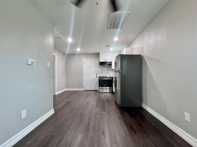 Building Photo - 207 Avenue A