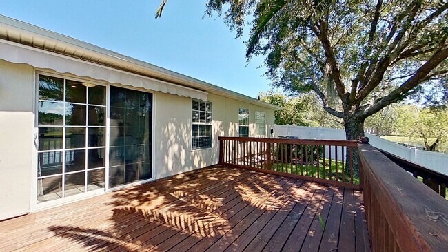 Building Photo - 12275 Deersong Dr