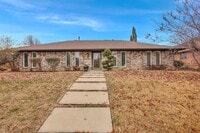 Building Photo - Updated West Plano Beauty!