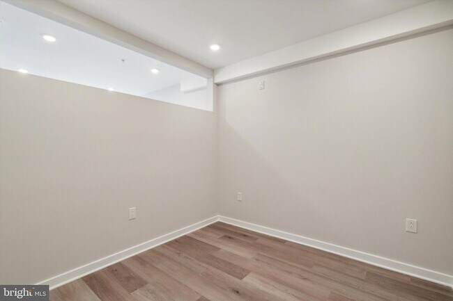 Building Photo - 3449 Scotts Ln