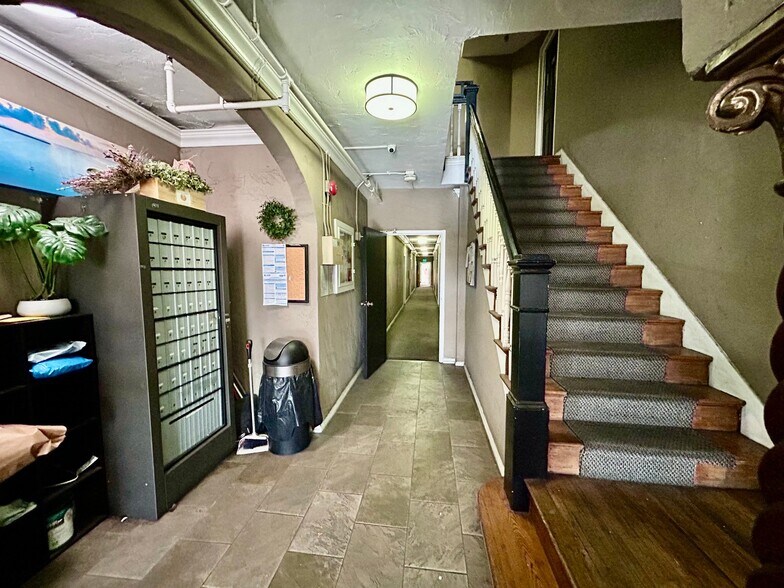 Building Photo - 1411 Toberman St