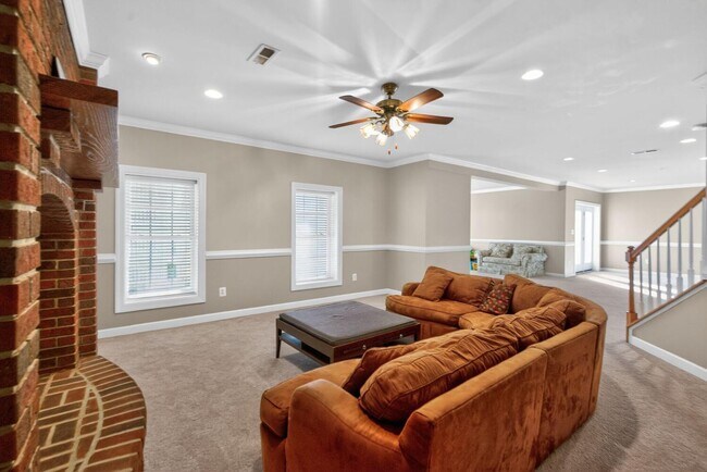 Building Photo - 401 Hilton Head Ct