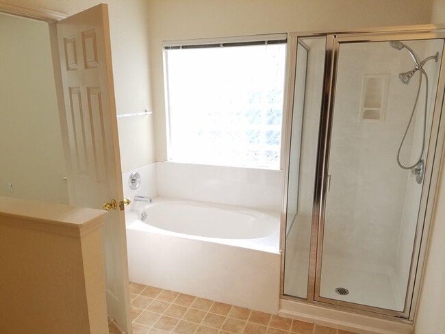 Building Photo - 5077 Hartson