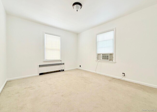 Building Photo - 138 Colonial Pl