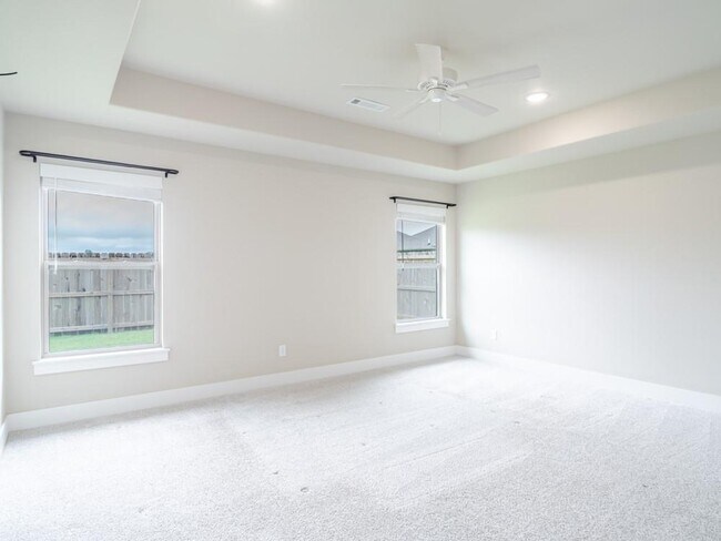Building Photo - 1030 Riverside Dr