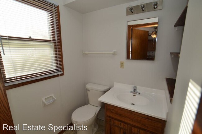 Building Photo - 609-667 Ridgeway Dr