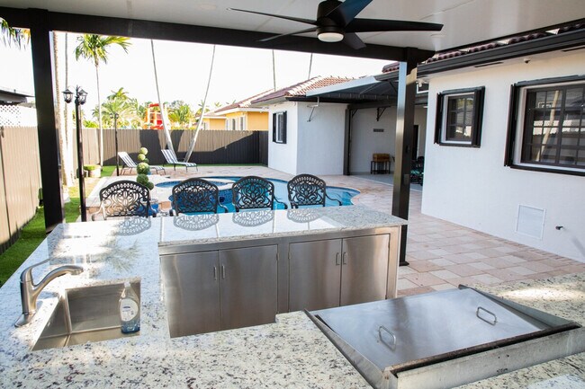 Building Photo - 14361 SW 31st St