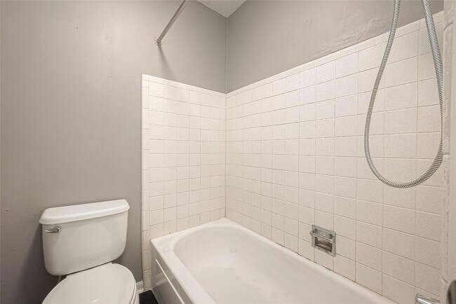 Building Photo - 11406 High Star Dr