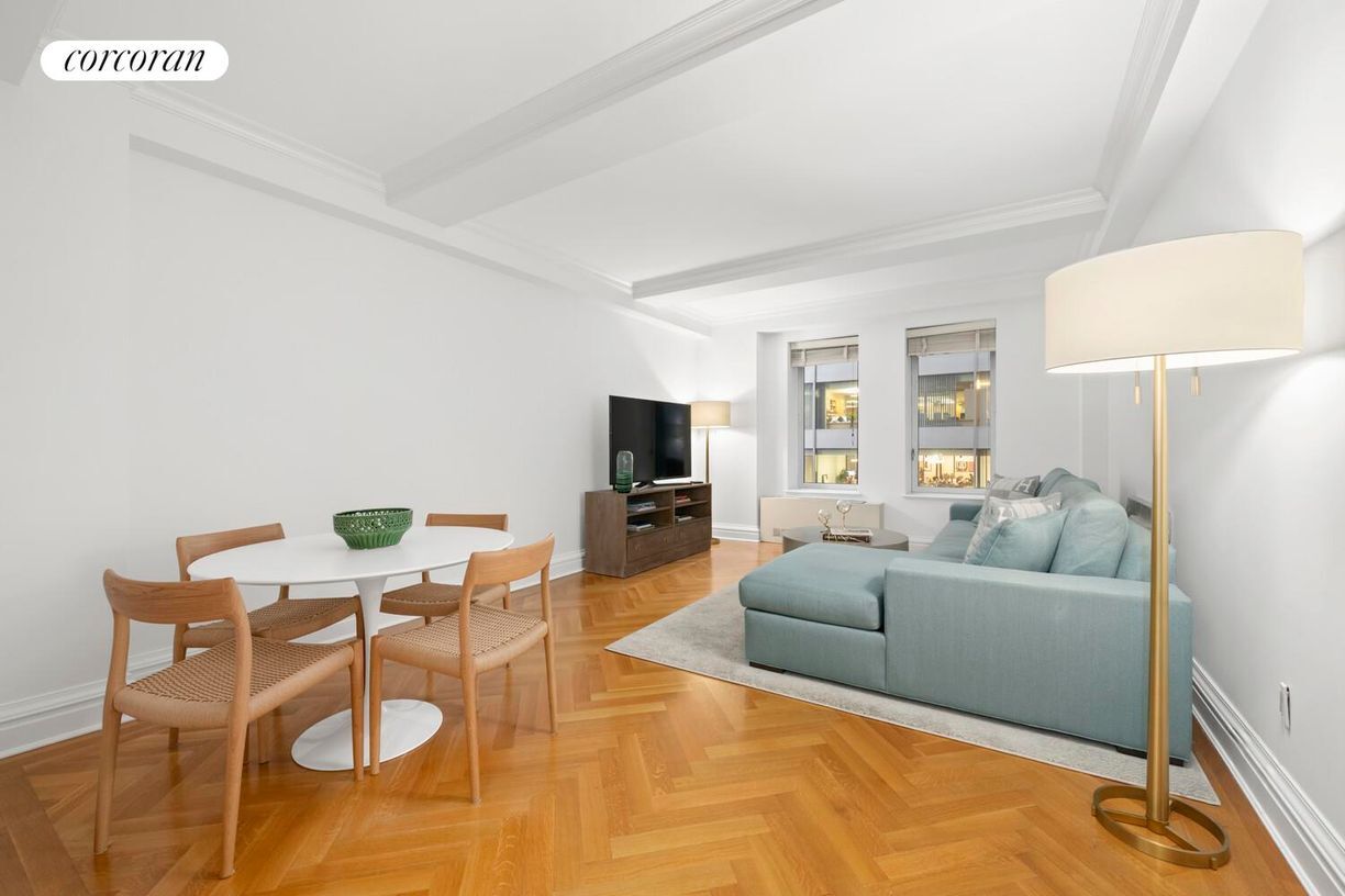 Building Photo - 502 Park Ave