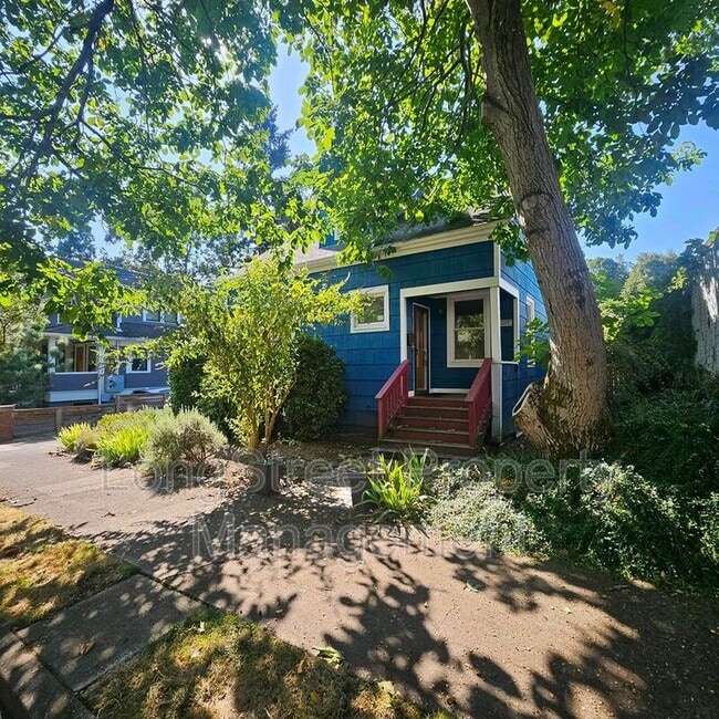 Primary Photo - 4537 NE 8th Ave