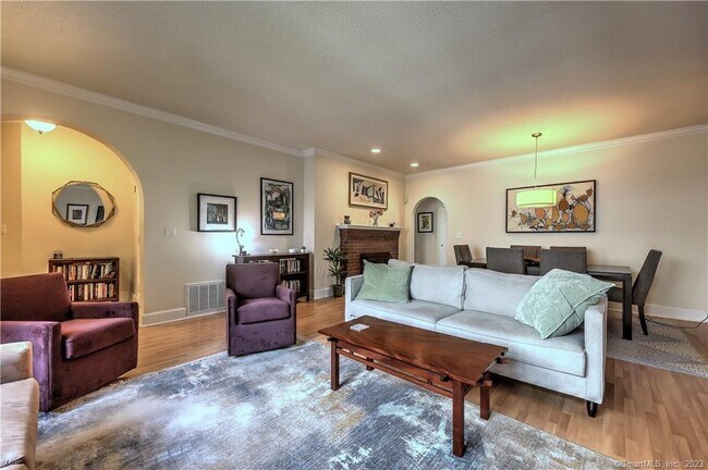 Building Photo - 500 Prospect St