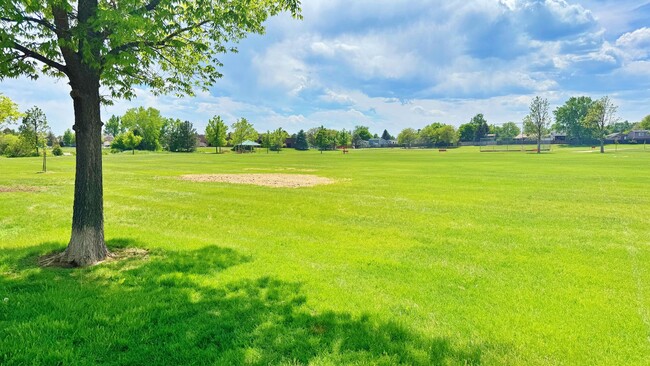 Building Photo - Welcome To This Fantastic 3 Bed 4 Bath Hom...