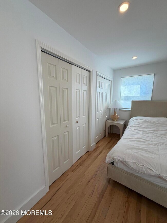 Building Photo - 534 Apple Dr