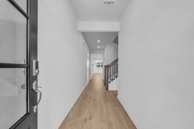 Building Photo - 953 Pleasant Ridge Run