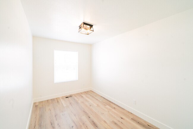 Building Photo - 254 Spring Creek Pky