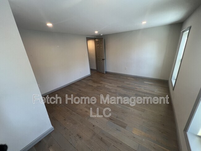 Building Photo - 34 N Lee St