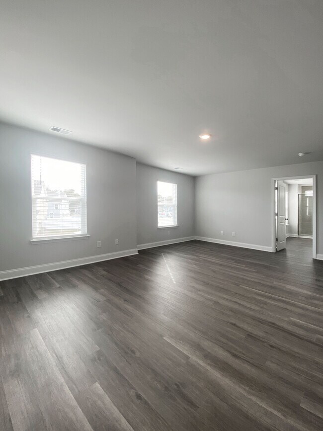 Building Photo - 6015 Forest Dell Ct