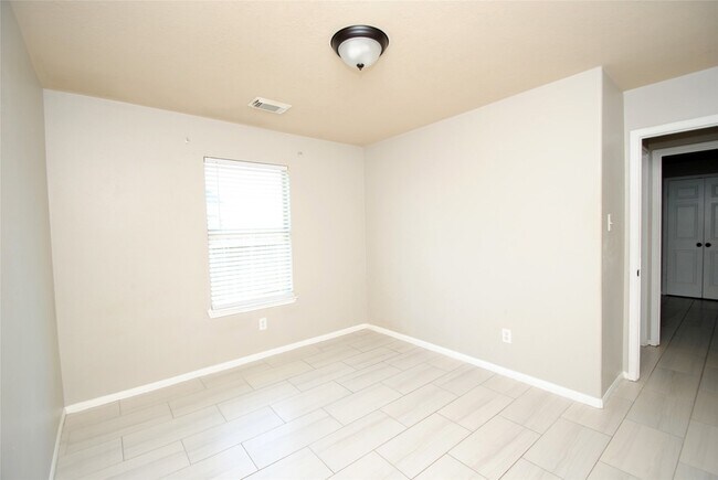Building Photo - 5910 Sugar Field Ln
