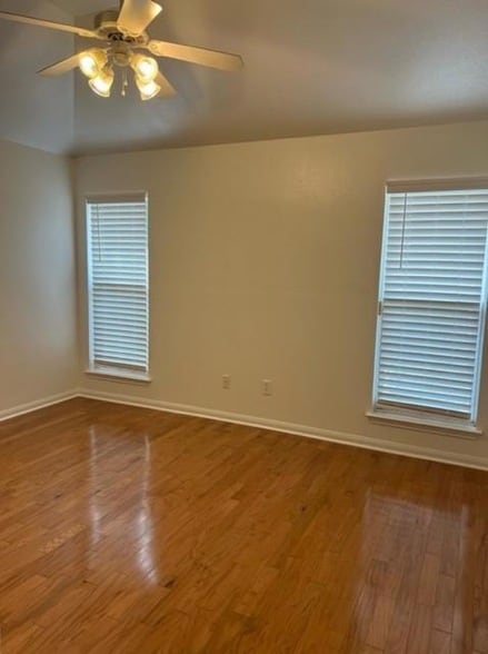 Building Photo - 3107 Burlington