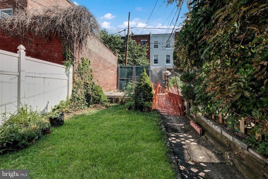 Primary Photo - 2441 Fairmount Ave