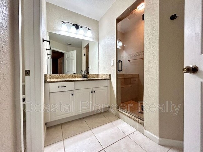 Building Photo - 6211 Ashbury Palms Dr
