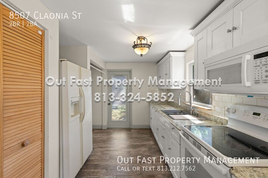 Building Photo - 8507 Claonia St