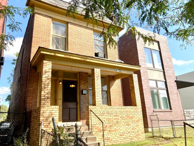 Building Photo - 4209 Blaine Ave
