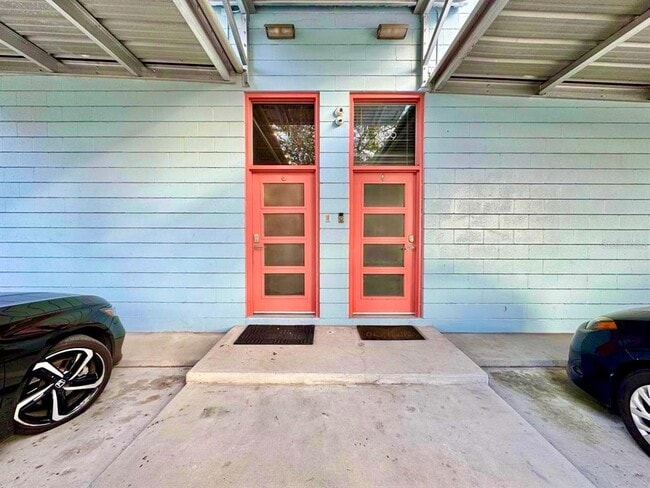 Building Photo - 2511 W Azeele St