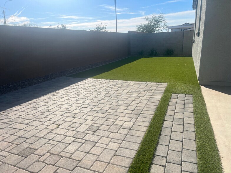 Building Photo - 4561 S Element