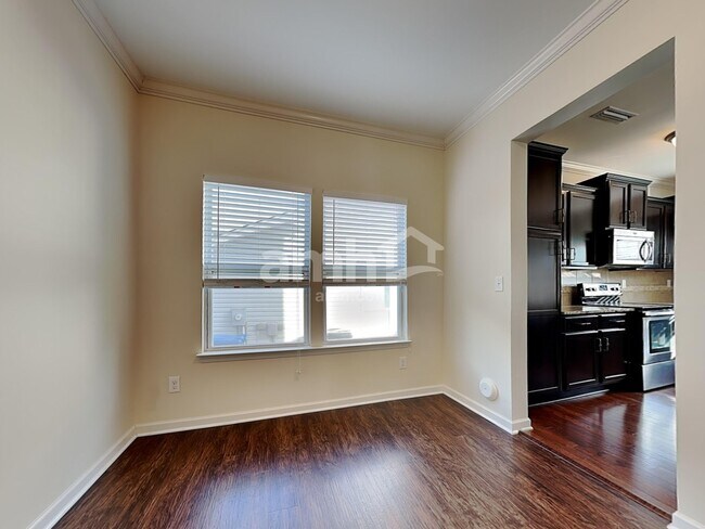 Building Photo - 4311 Hampstead Heath Dr