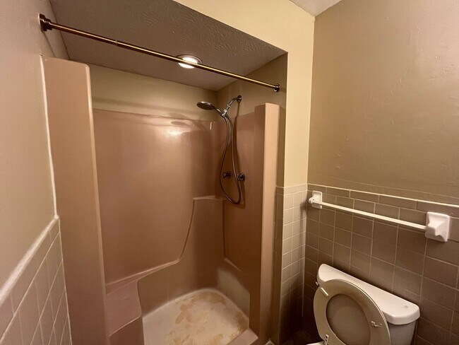 Building Photo - Charming Brick Home Located off of Moon Ro...