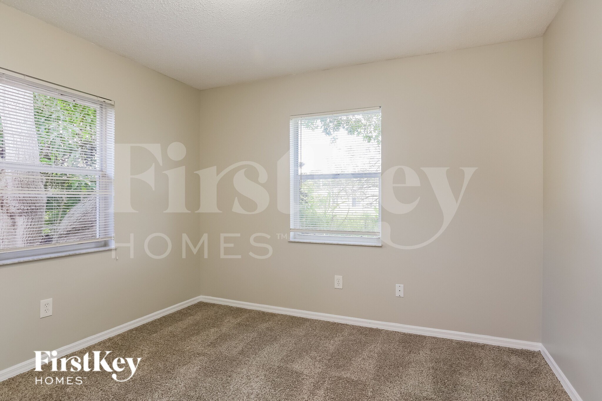 Building Photo - 2514 SW Monterrey Ln