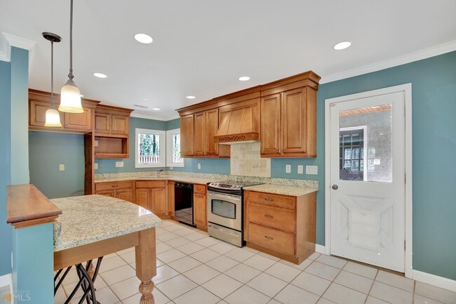 Building Photo - 240 Browns Hill Ct