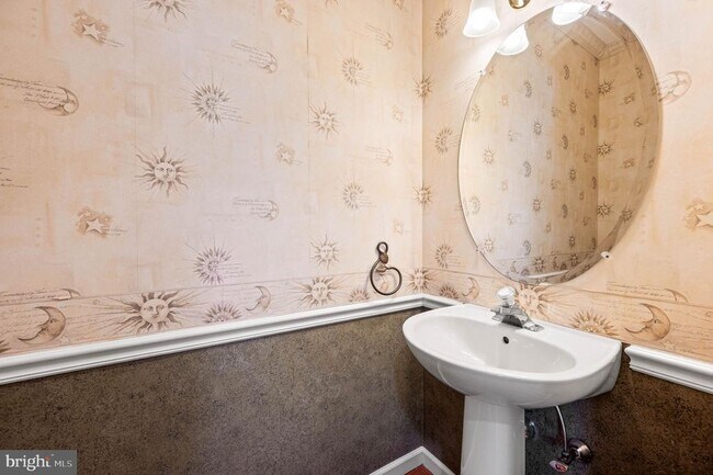 Building Photo - 120 Elizabeth Ct