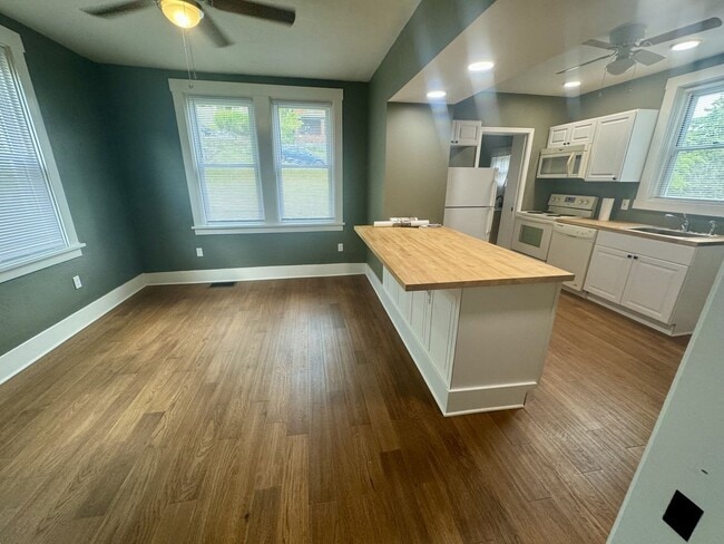 Building Photo - 931 Baldwin St