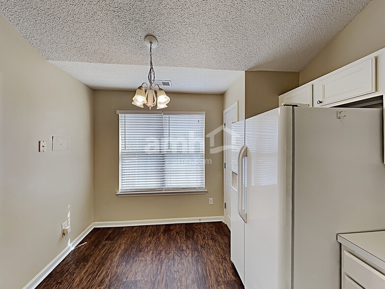 Building Photo - 4650 Grove Ct