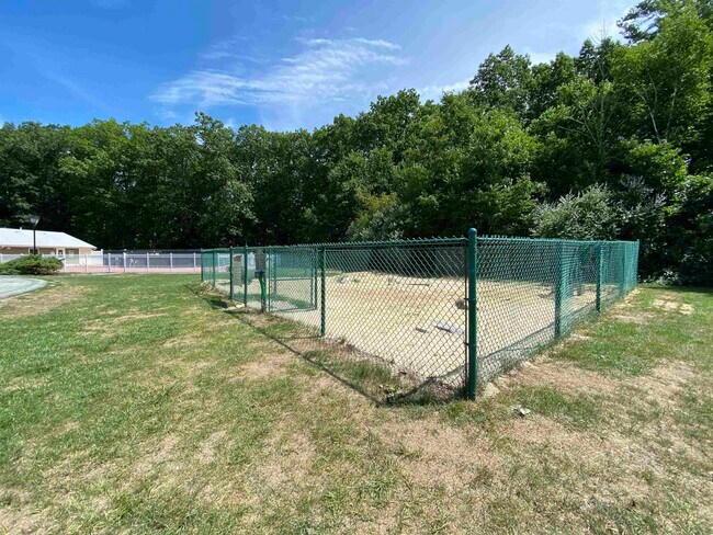 Building Photo - 96 Powers St