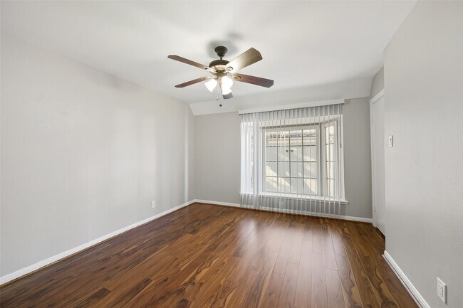 Building Photo - 5204 Arboles Dr