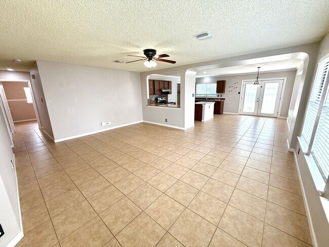 Building Photo - **APPLICATION RECEIVED** *MOVE IN SPECIAL* Beautiful 3 Bedroom Home with Granite Countertops & La...