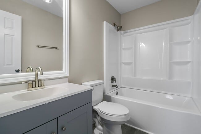 Building Photo - 106 Alexander Blvd