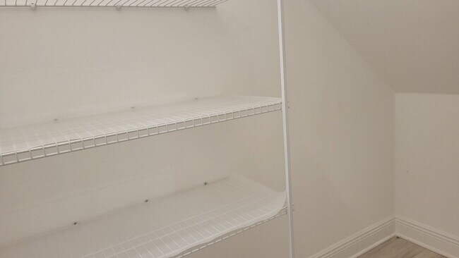 Building Photo - Annual UNfurnished newer 3/ 2 /12 townhome off SR-70 in gated community