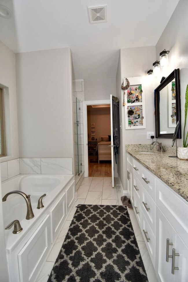 Building Photo - 4 Bed, 2 Bath Home in Ruston!