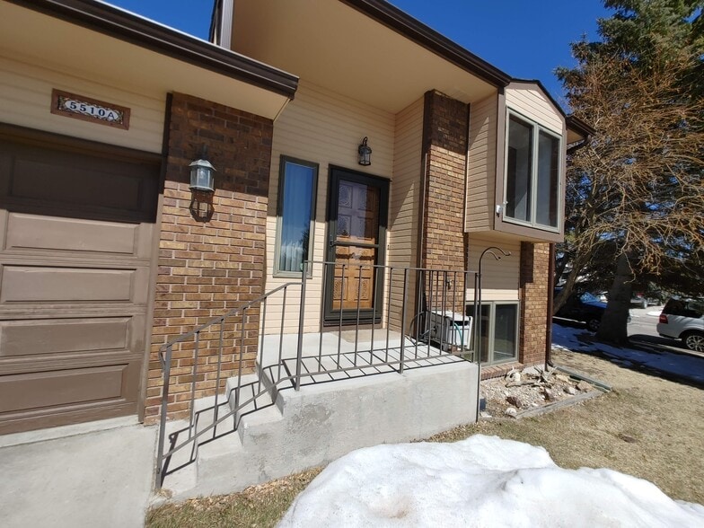 Front Exterior - 5510A TOWNSEND PL