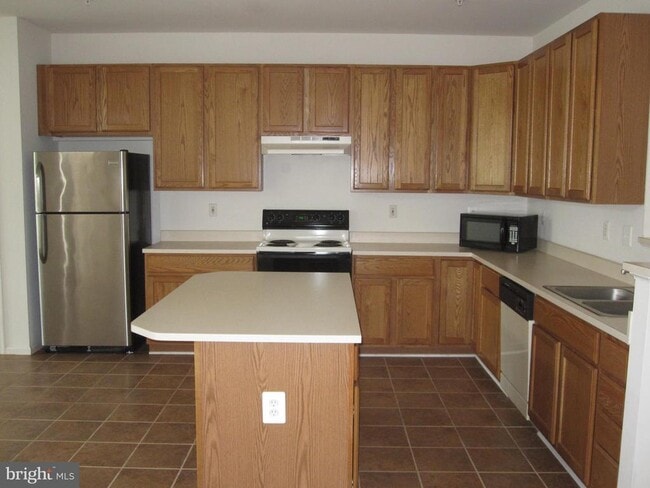 Building Photo - 2106 Harrow Dr
