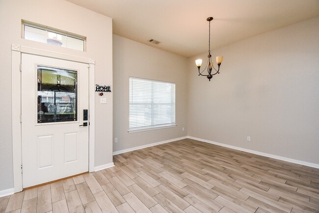 Building Photo - 14615 Cypress Cottage Ct