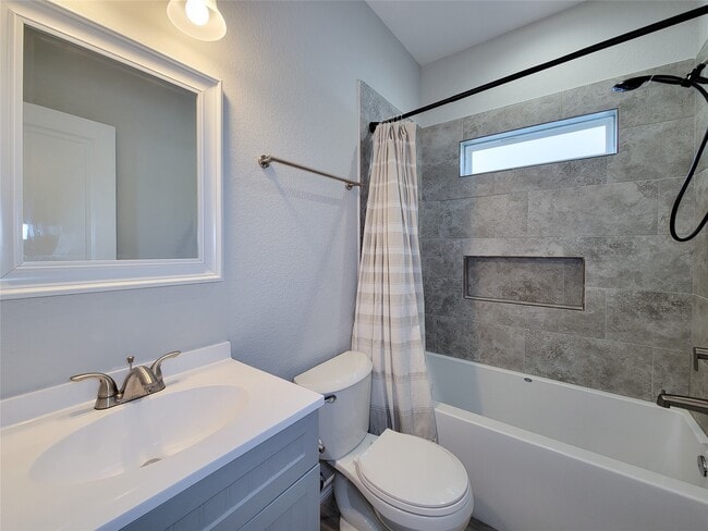 Building Photo - 16684 E Ivanhoe St